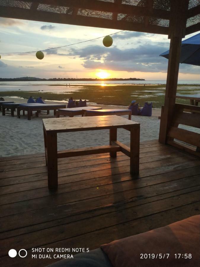 Talent Sunset Villa Gili Air Exterior photo